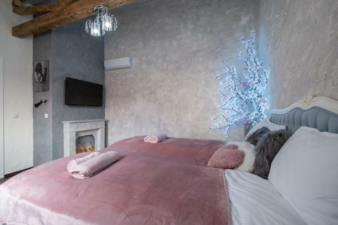 1-Bedroom Designer Apartment On Hristo Belchev Str โซเฟีย ภายนอก รูปภาพ