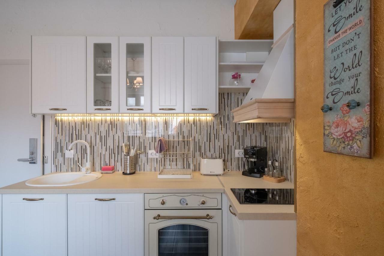 1-Bedroom Designer Apartment On Hristo Belchev Str โซเฟีย ภายนอก รูปภาพ
